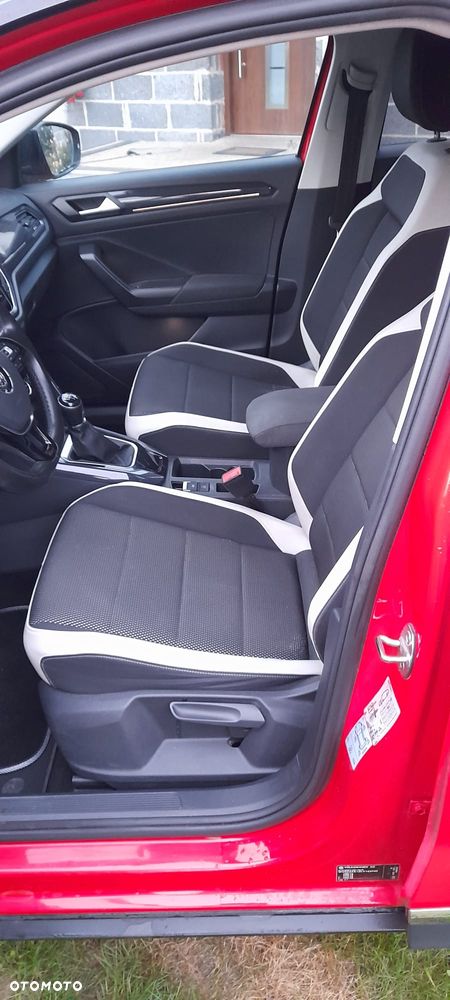 Volkswagen T-Roc - 33