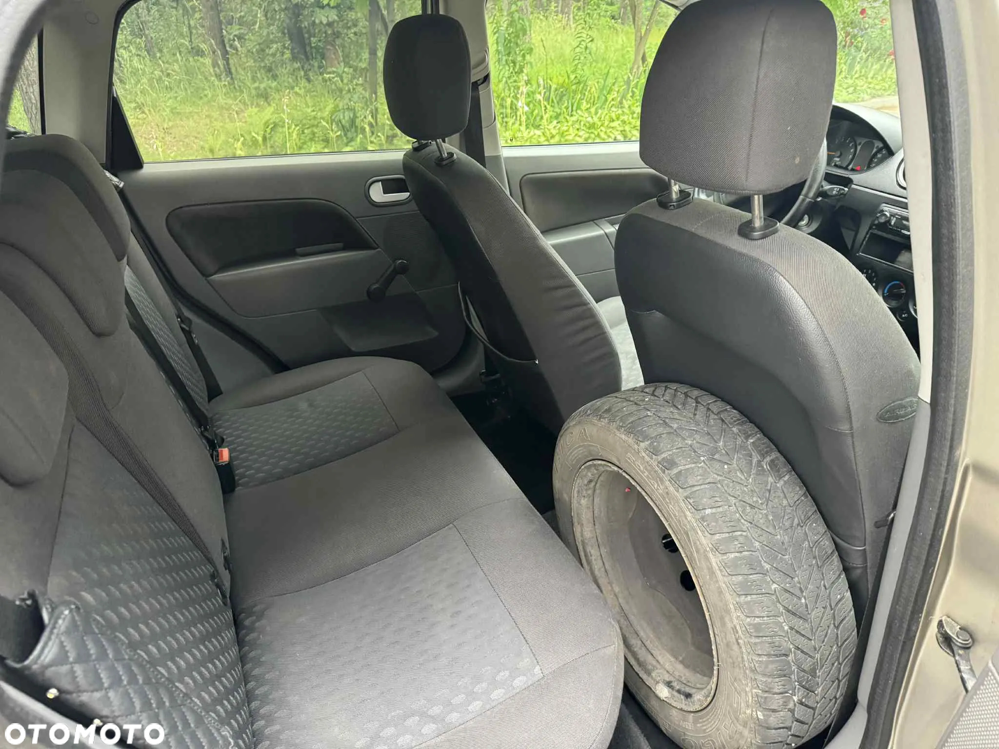 Ford Fiesta 1.4 Ambiente - 10