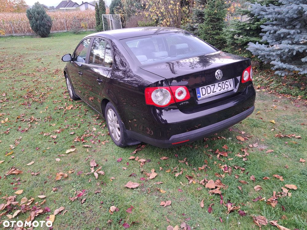 Volkswagen Jetta - 5