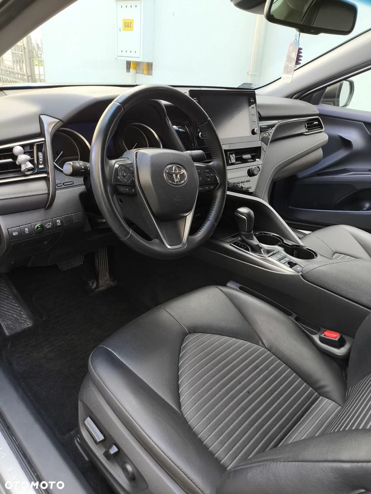Toyota Camry 2.5 Hybrid Executive CVT - 18