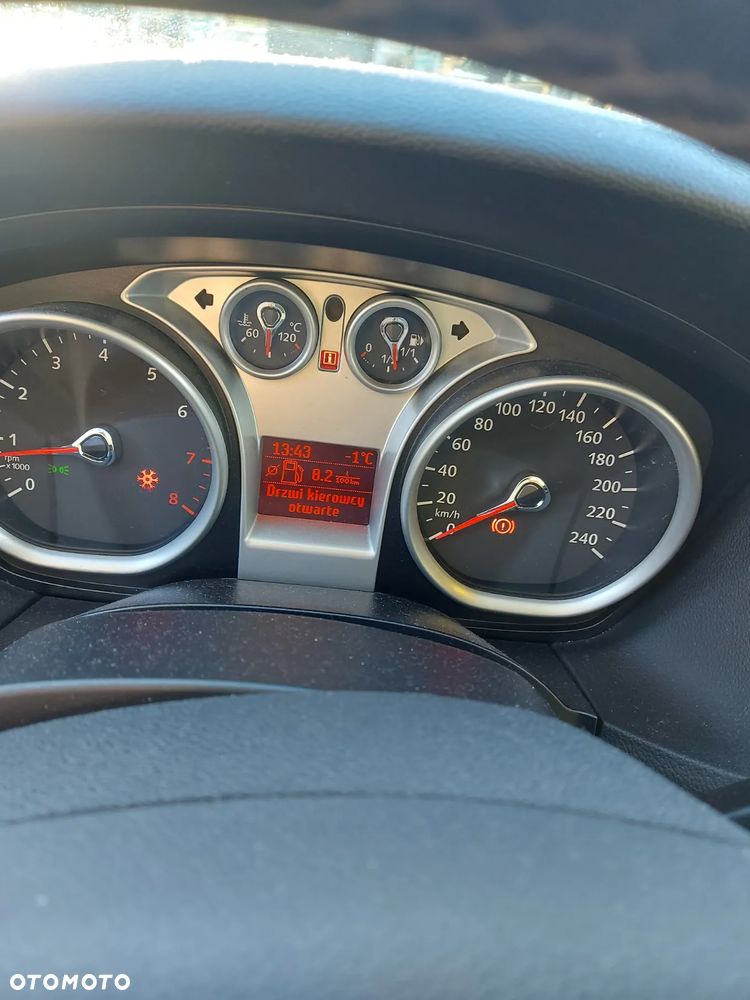 Ford Focus 1.6 16V Titanium - 23