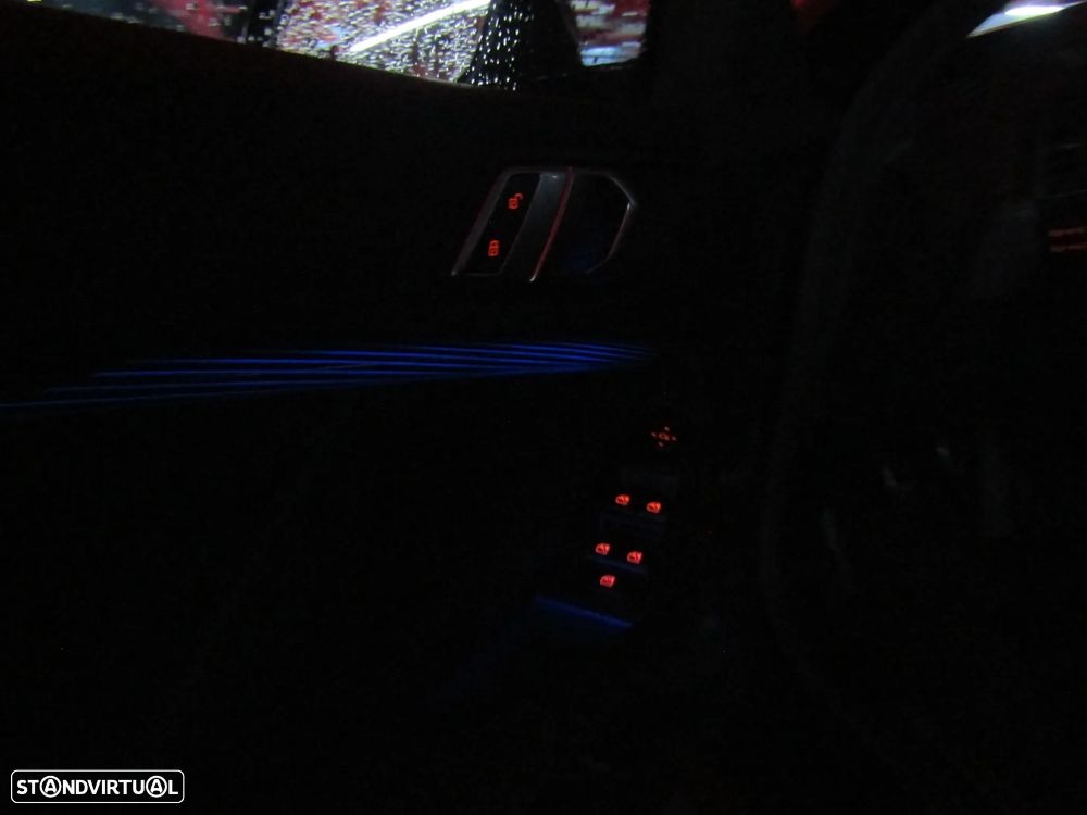 BMW 116 d Pack Desportivo M - 13