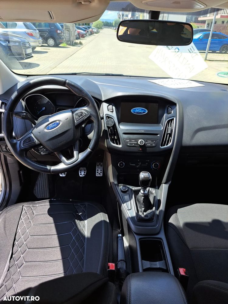 Ford Focus - 11