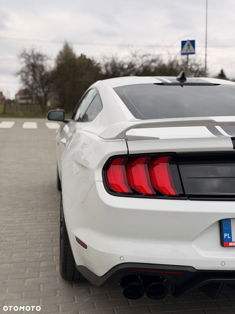 Ford Mustang - 12