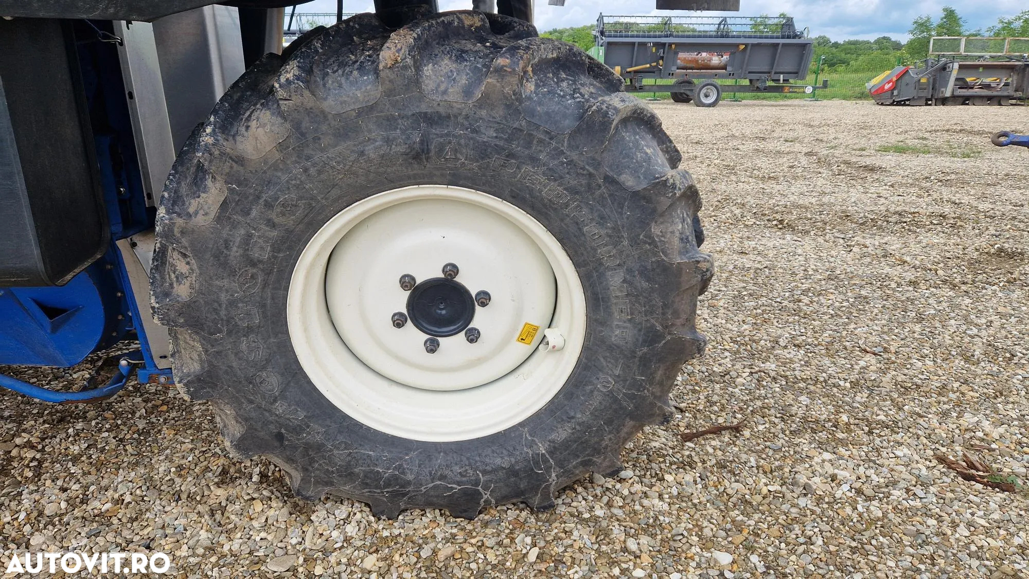 New Holland BRAUD 9070L COMBINA DE RECOLTAT STRUGURI - 13