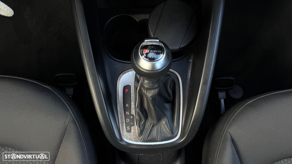 Audi A1 Sportback 1.6 TDi S-line S tronic - 14