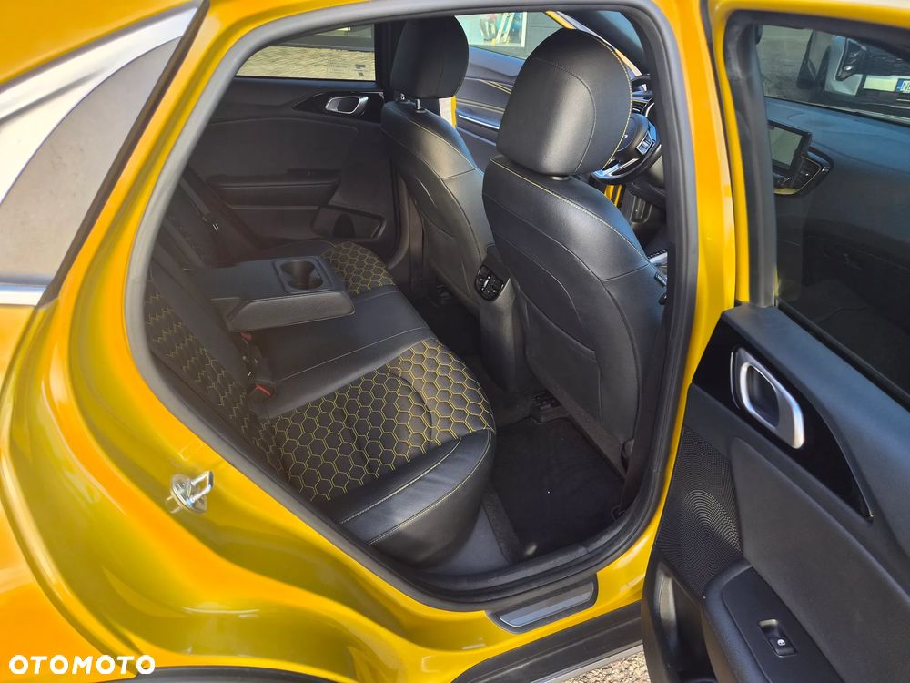 Kia XCeed - 19