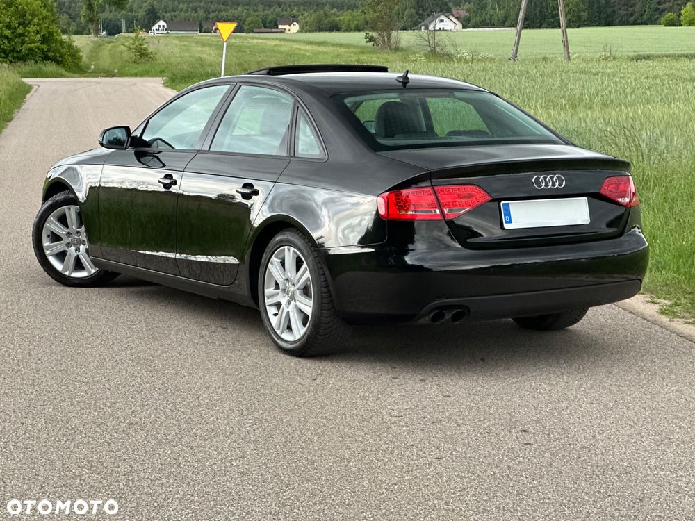 Audi A4 Limousine - 15