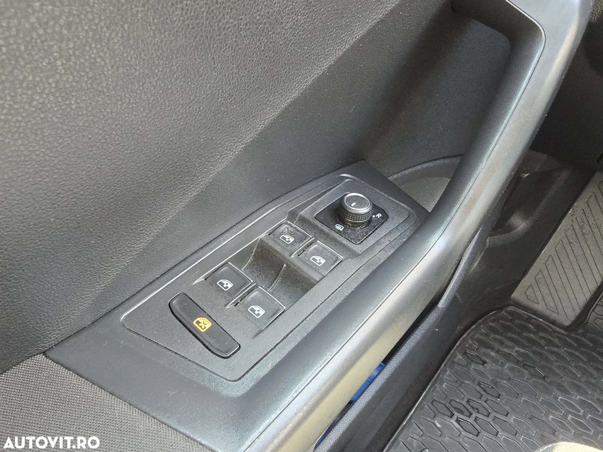 Volkswagen T-ROC 1.0 TSI Design - 10