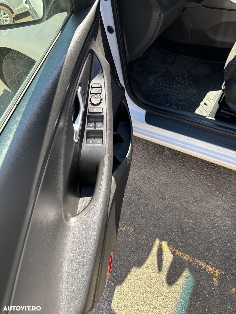 Hyundai i30 1.5 110CP 5DR M/T Highway - 19