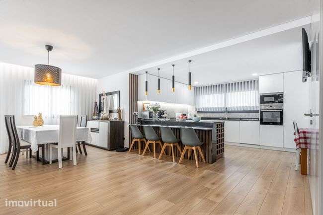 Moradia T4 à venda em Vila Verde - Loureira - Grande imagem: 4/23