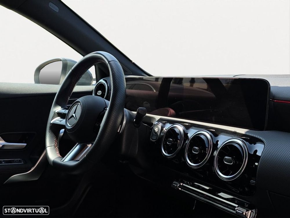 Mercedes-Benz A 250 Limousine - 14
