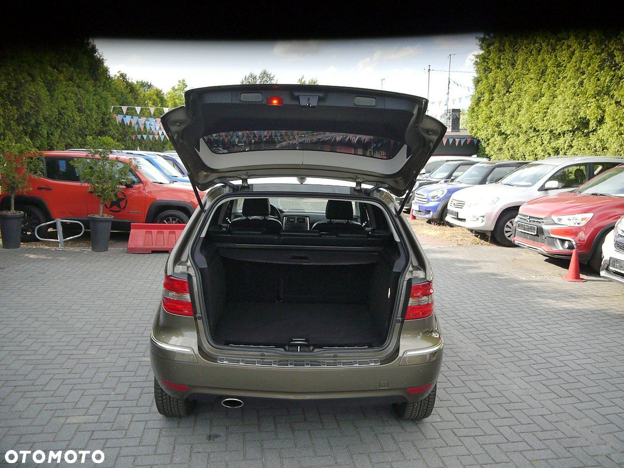 Mercedes-Benz Klasa B 180 BlueEFFICIENCY SPORT EDITION - 12