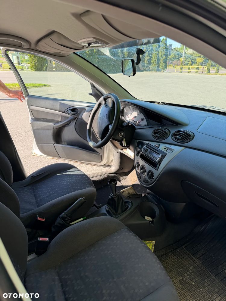 Ford Focus 1.6 Ambiente - 7