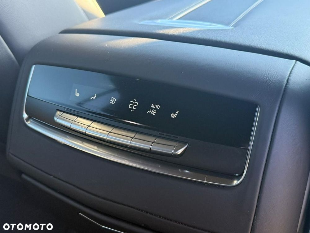 Cadillac Escalade - 30