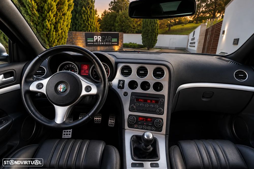 Alfa Romeo Spider 2.4 JTDM - 10