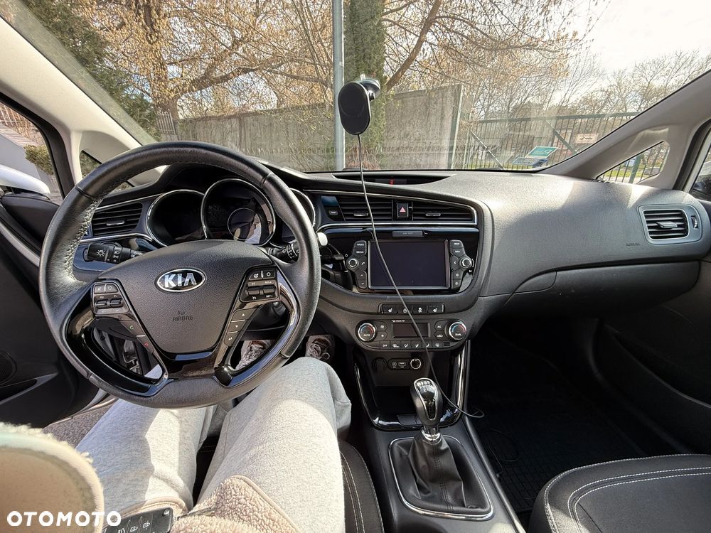 Kia Ceed - 16
