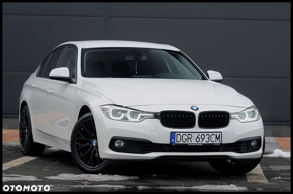 BMW Seria 3 318i - 9