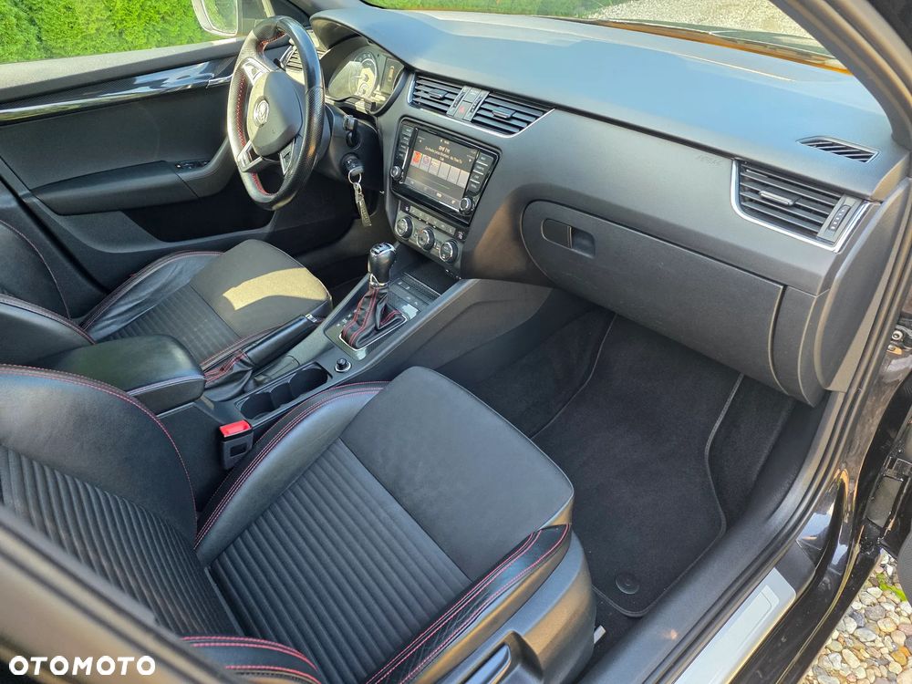 Skoda Octavia 2.0 TDI DSG RS - 13