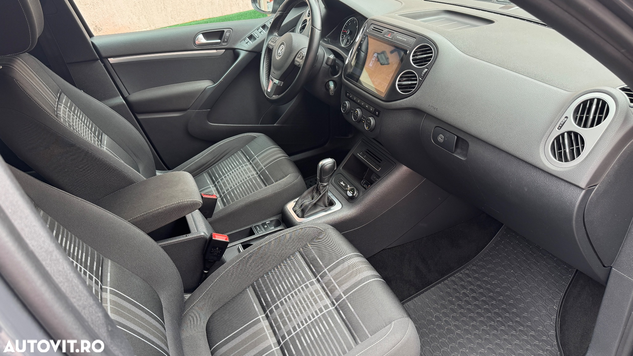 Volkswagen Tiguan 2.0 TDI DPF DSG 4Mot Comfortline - 8