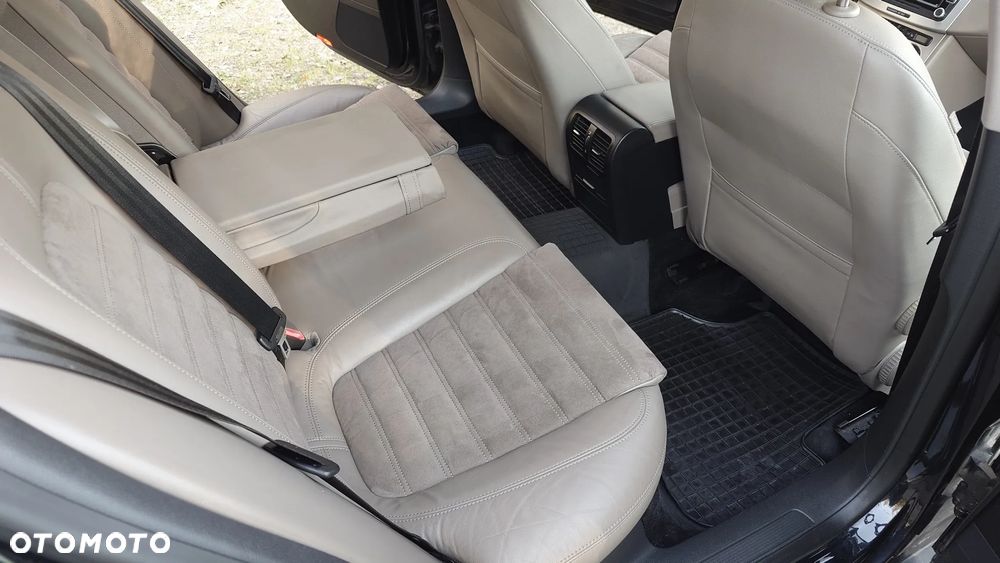 Volkswagen Passat 2.0 TDI DPF Highline - 15