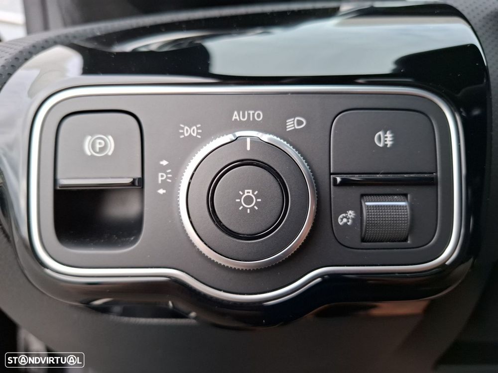 Mercedes-Benz CLA 250 e Shooting Brake AMG Line - 20