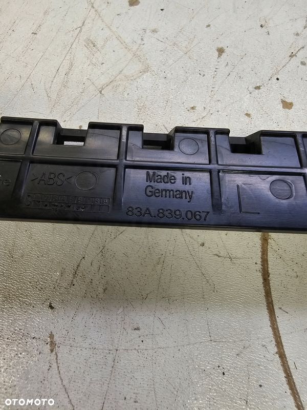 PROWADNICA SZYBY LEWY TYŁ AUDI Q3 F3 83A839067 - 3