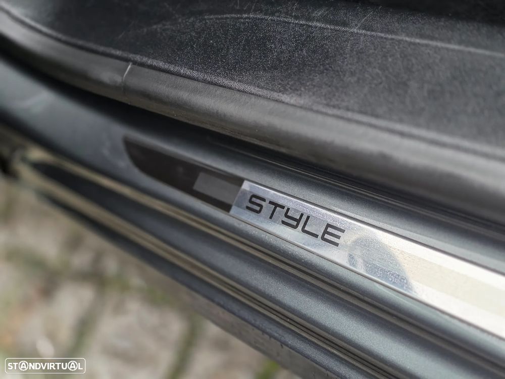 Peugeot 208 1.2 PureTech Style - 11