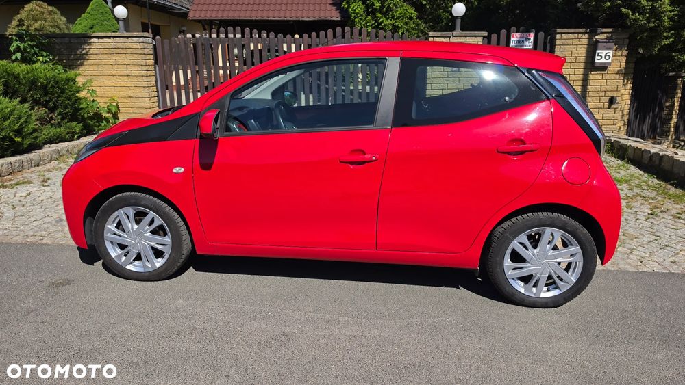 Toyota Aygo x-play touch - 11