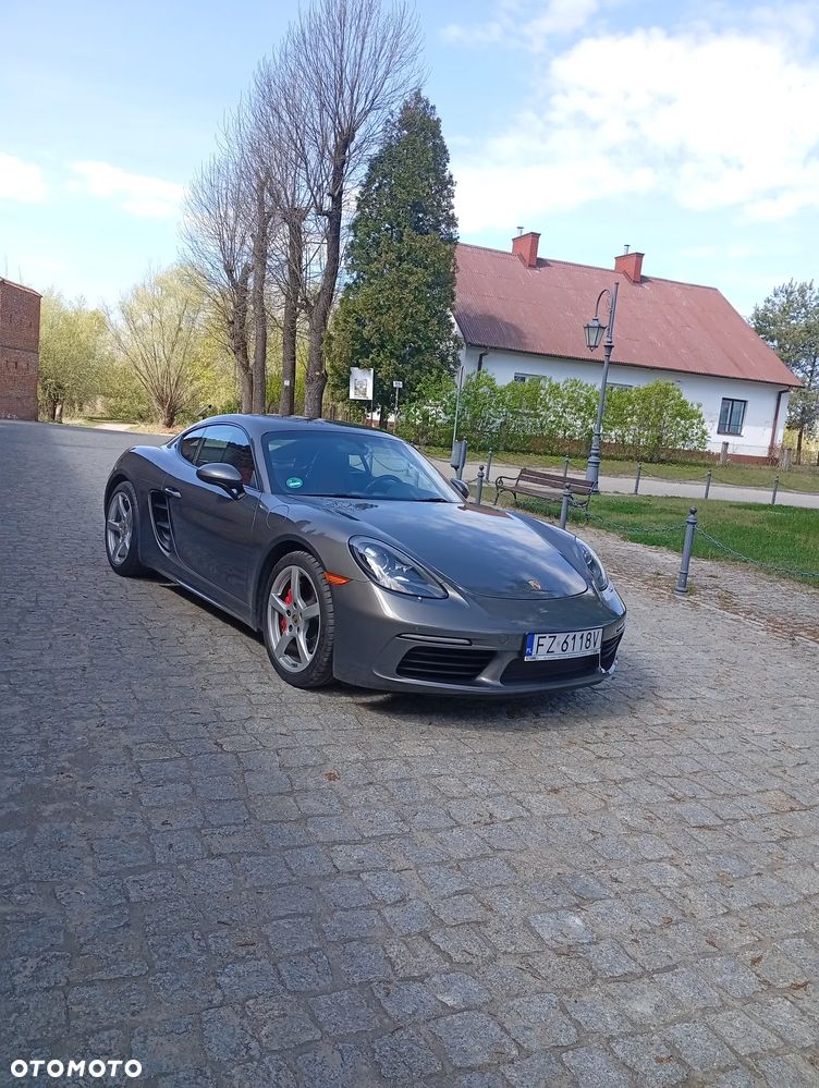 Porsche 718 Cayman - 3