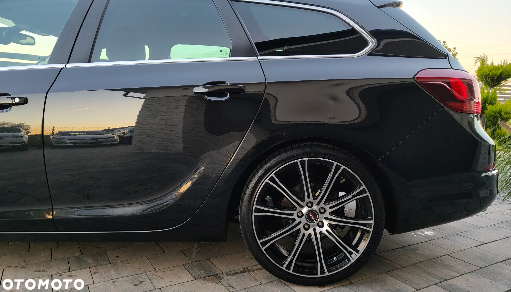 Opel Astra 1.4 Turbo Exklusiv - 11