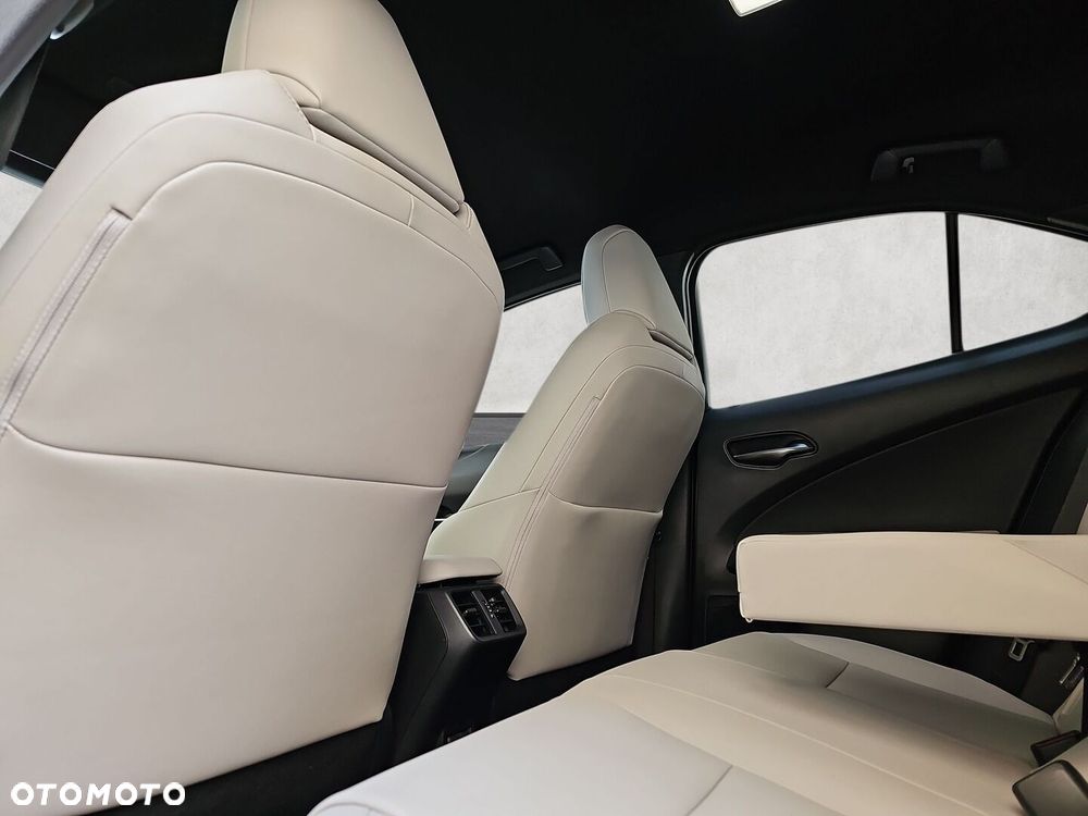 Lexus UX - 27