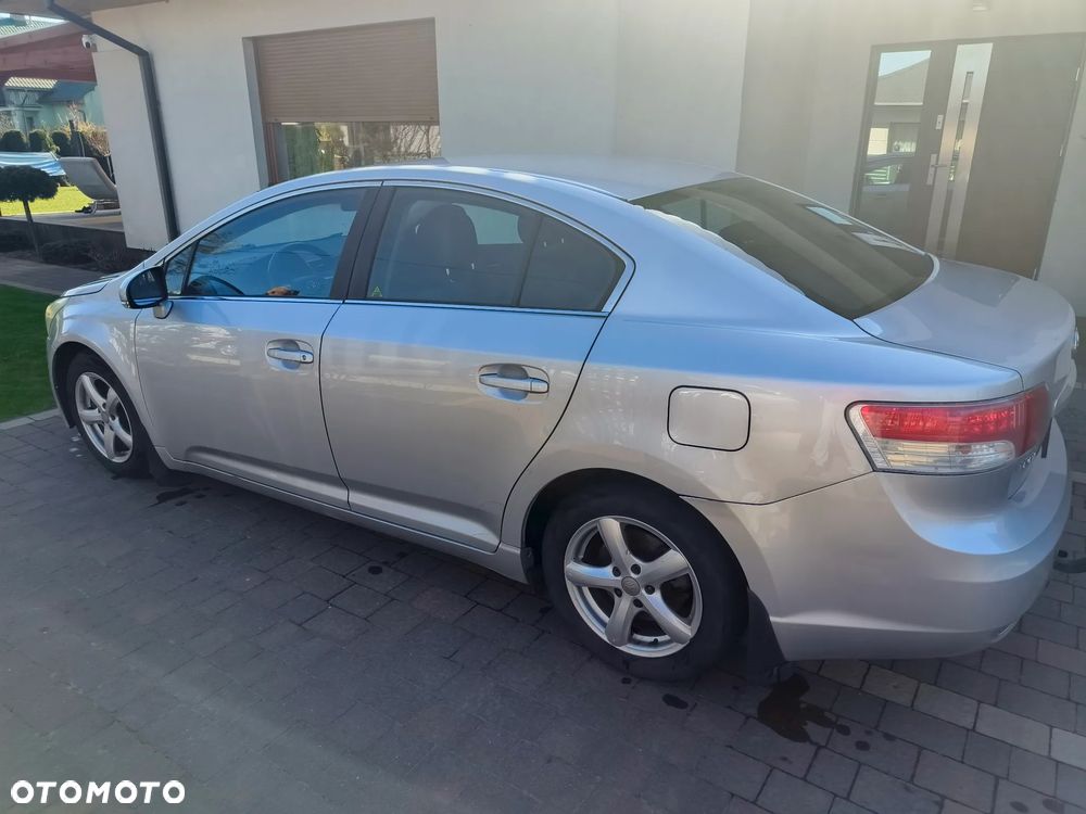 Toyota Avensis 2.0 D-4D - 4