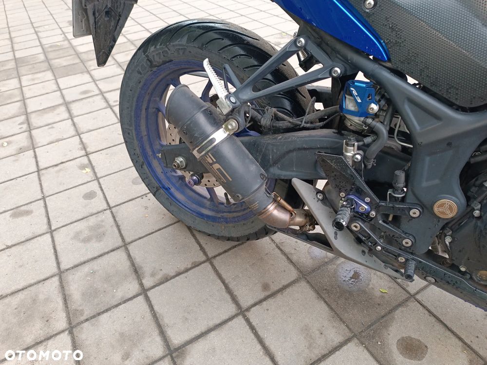 Yamaha YZF - 8