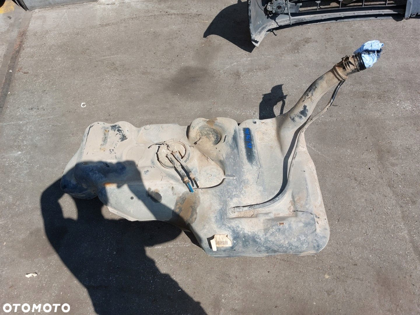 Zbiornik paliwa VW Transporter T4 2.5 TDI 102KM  1992-2003R 7D0201085E - 4