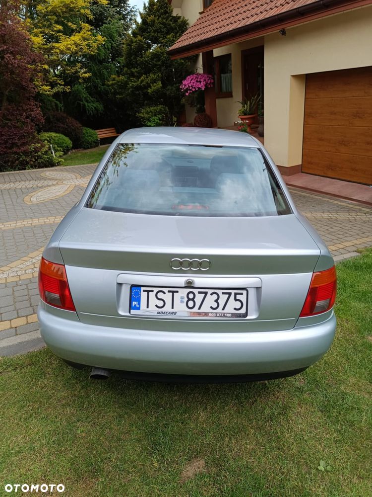 Audi A4 Limousine - 6