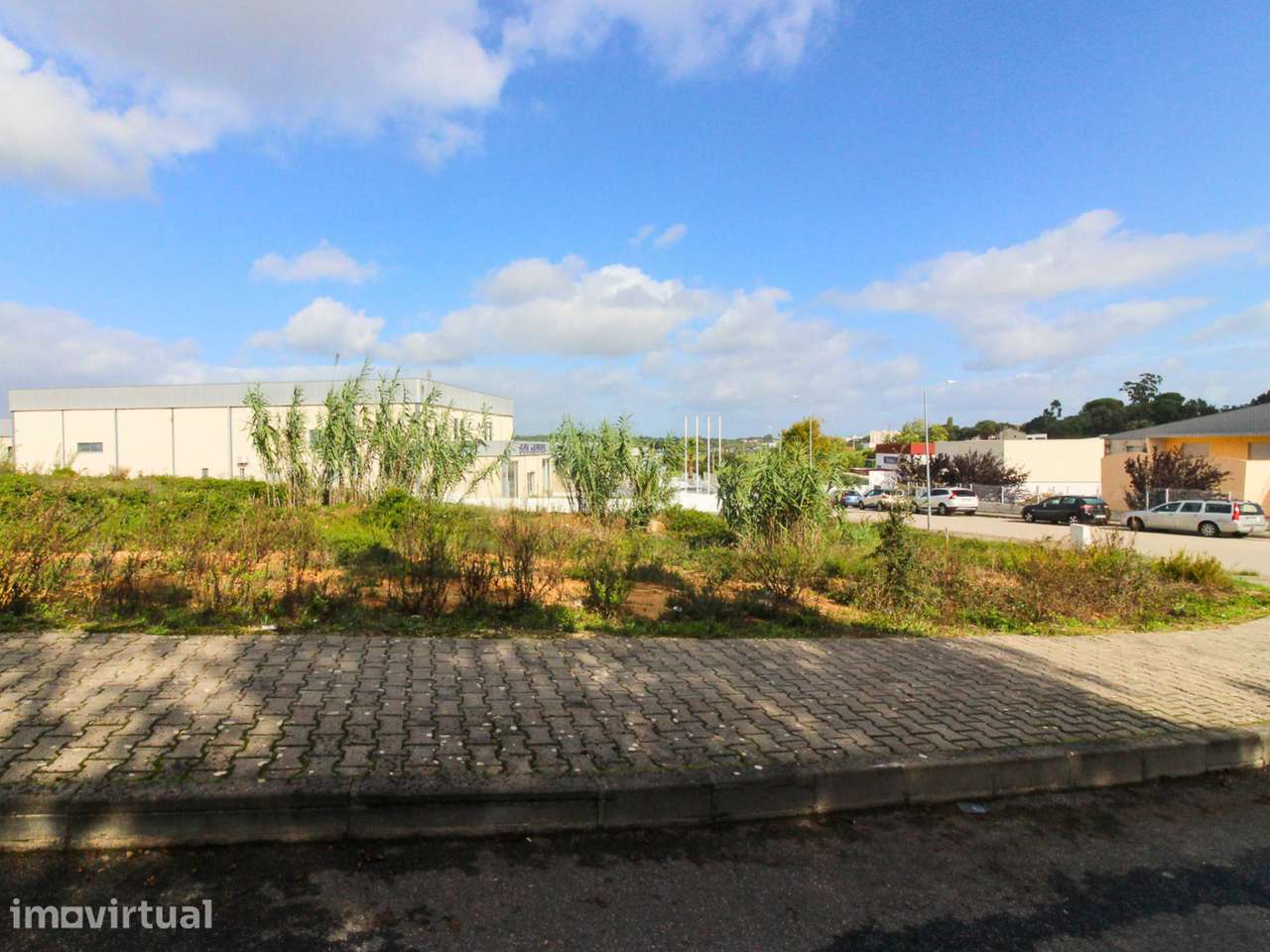 Terreno para construção de Armazém - Grande imagem: 3/9