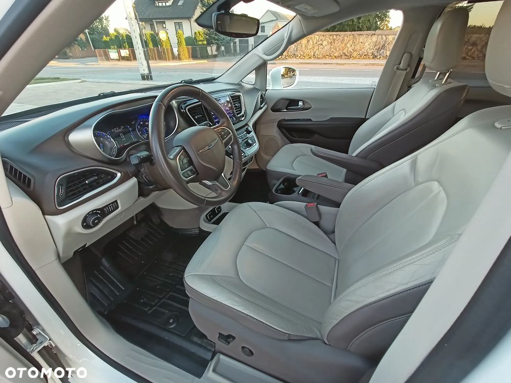 Chrysler Pacifica - 9