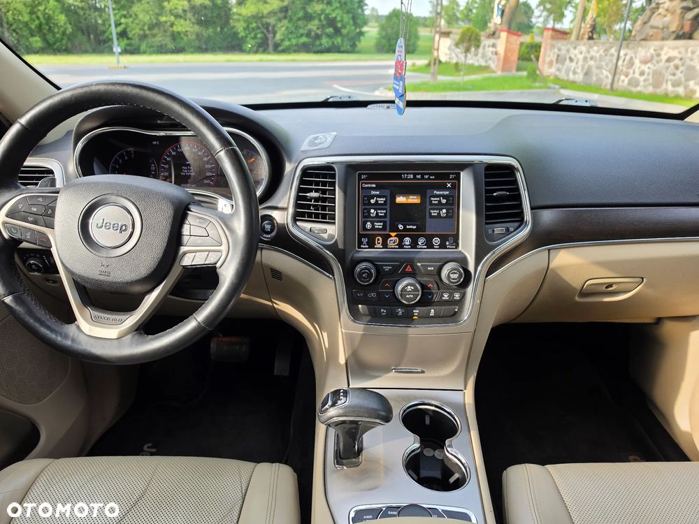 Jeep Grand Cherokee - 15