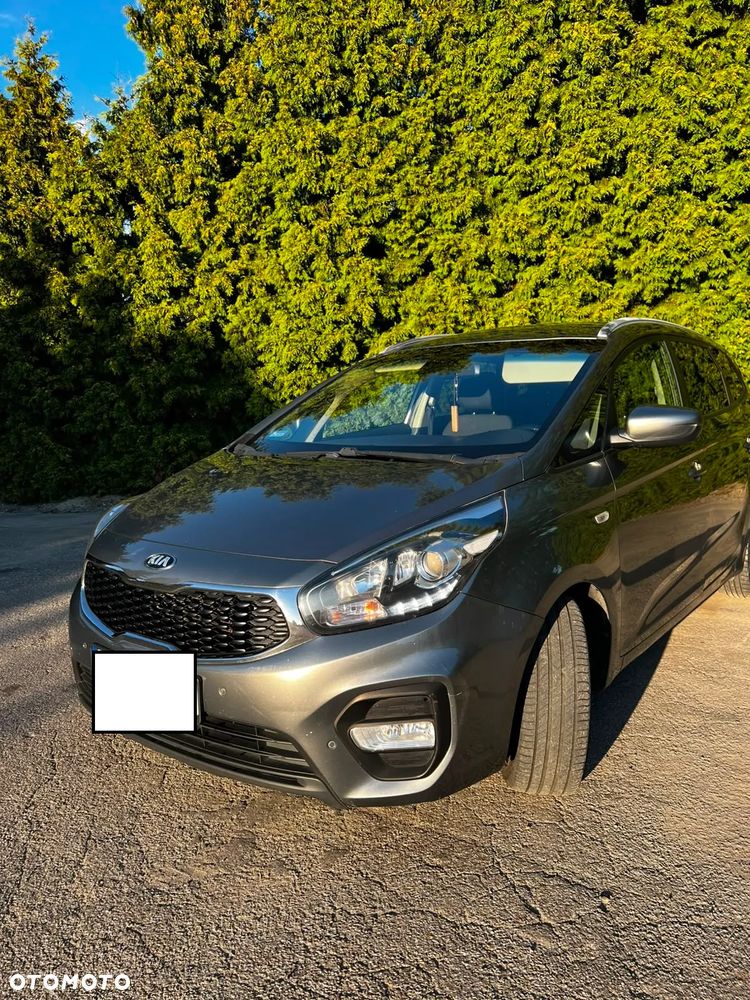Kia Carens - 2