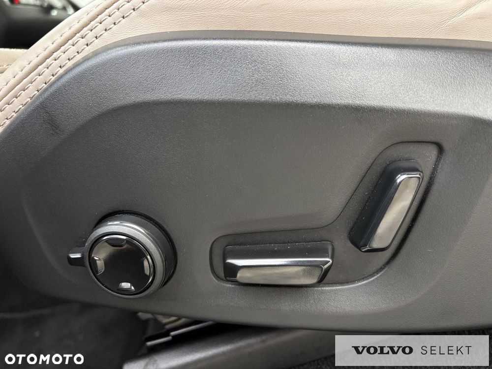 Volvo XC 90 - 19