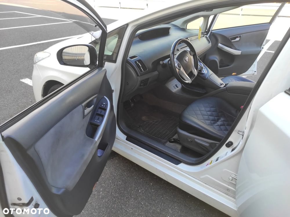 Toyota Prius - 12