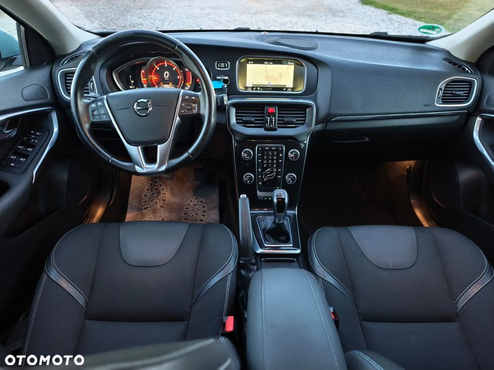 Volvo V40 D2 Drive-E Momentum - 20
