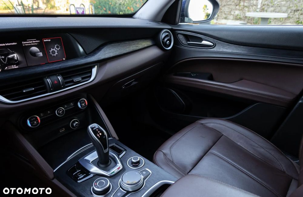 Alfa Romeo Stelvio - 22