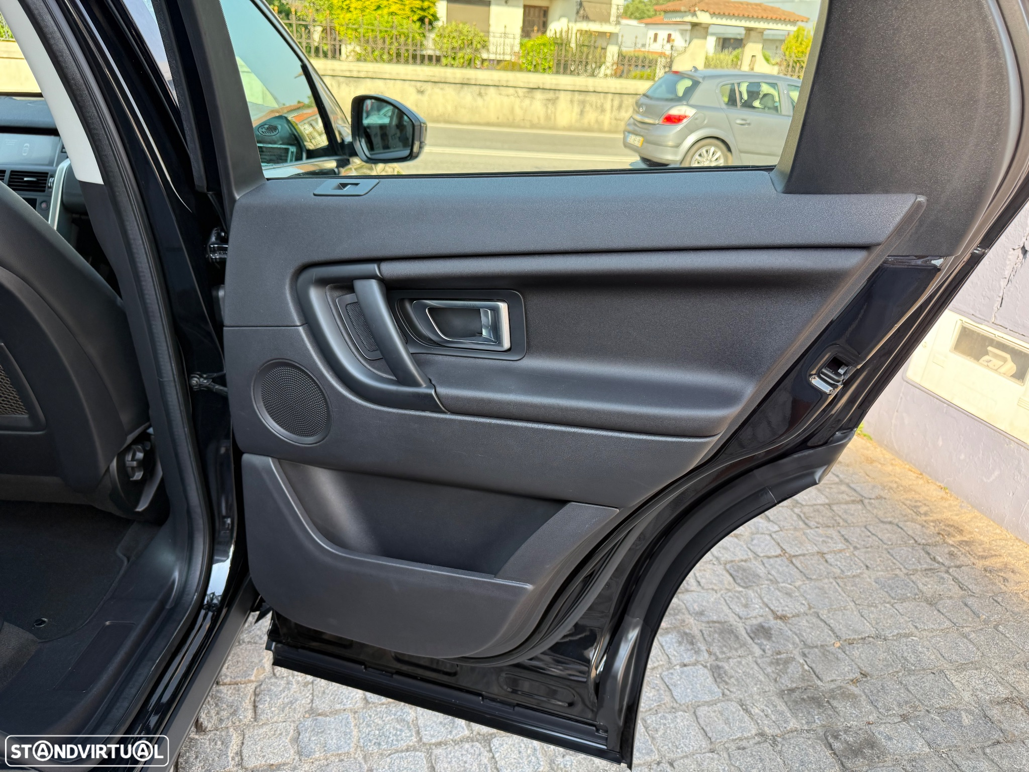 Land Rover Discovery Sport 2.0 eD4 HSE Luxury - 51