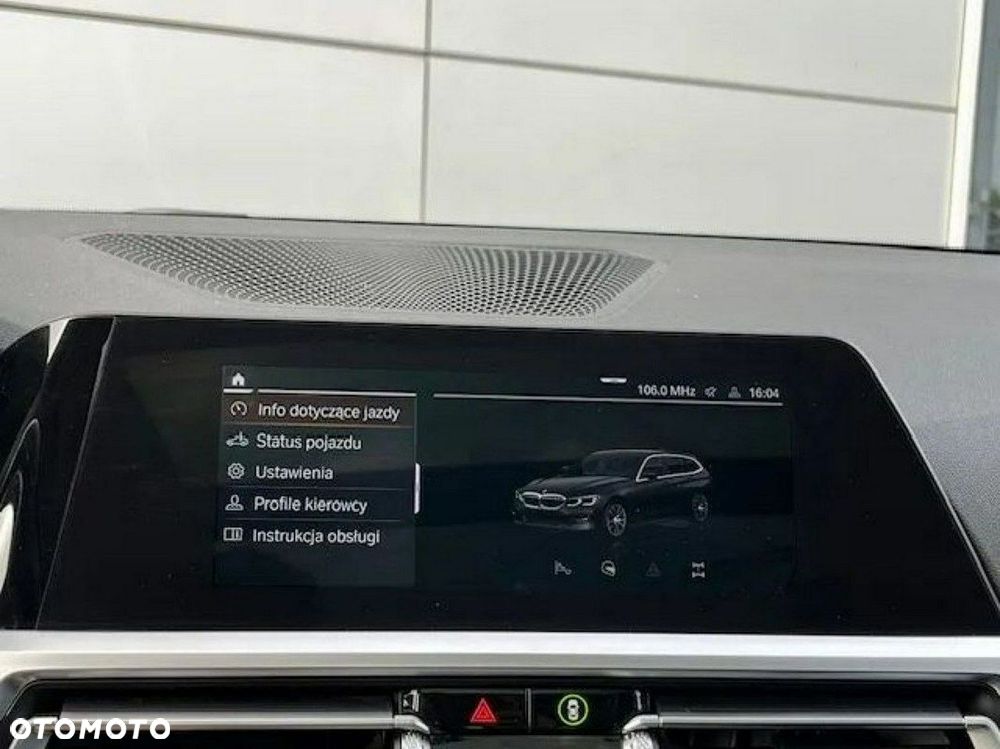 BMW Seria 3 318d Sport Line - 33