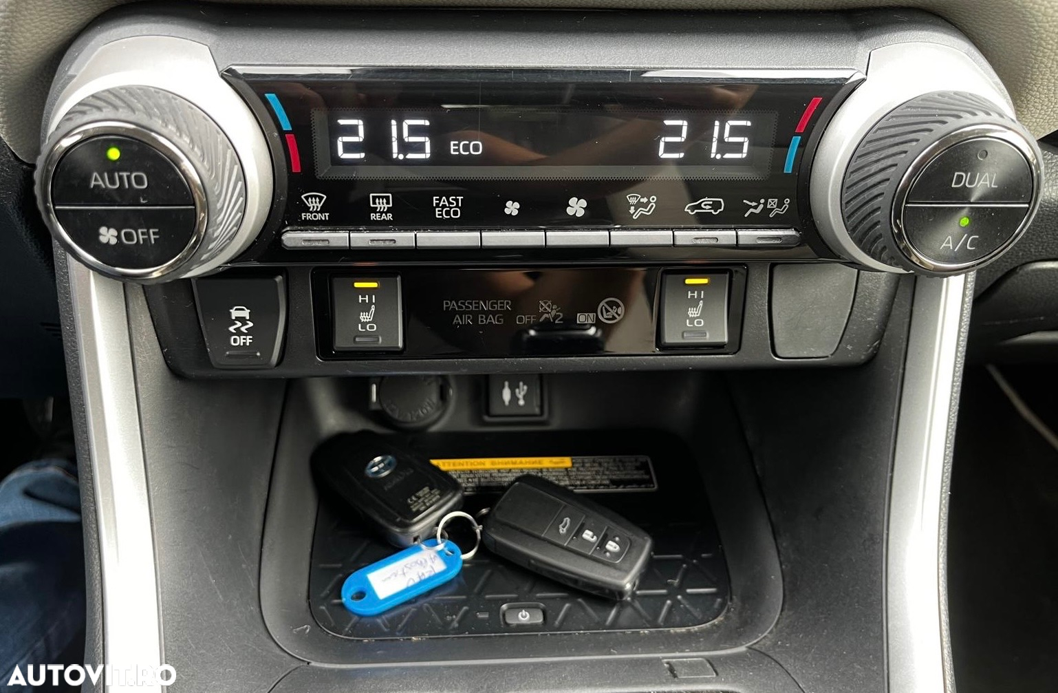 Toyota RAV4 2.5 4x4 Hybrid Lounge - 25