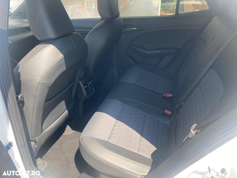 MG MG3 1.5 GDI HEV Exclusive - 27