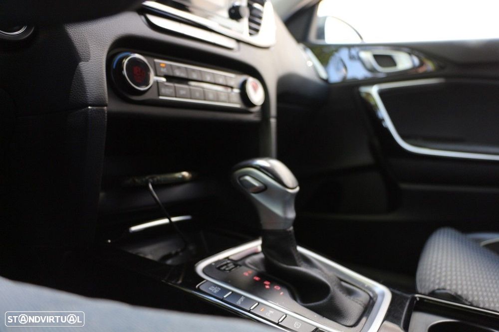 Kia Ceed SW 1.6 GDi PHEV Tech 6DCT - 28