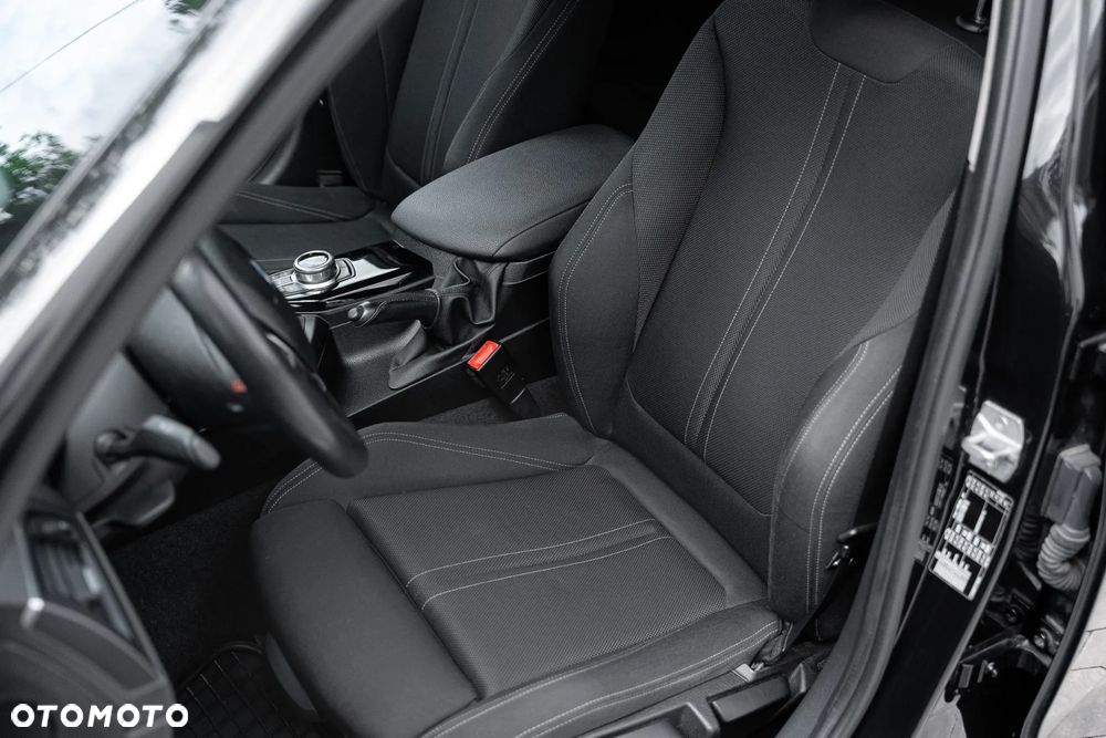 BMW Seria 1 118d Sport Line - 10